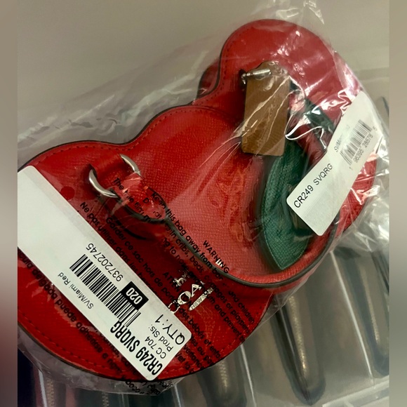 🍒NEW Coach Cherry crossbody Bag/CR249🍒 - Picture 4 of 8